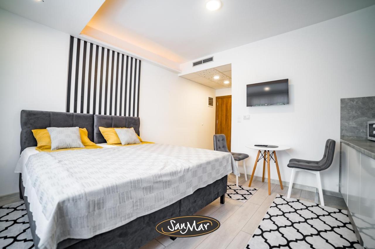 San-Mar Apartments 图兹拉 外观 照片