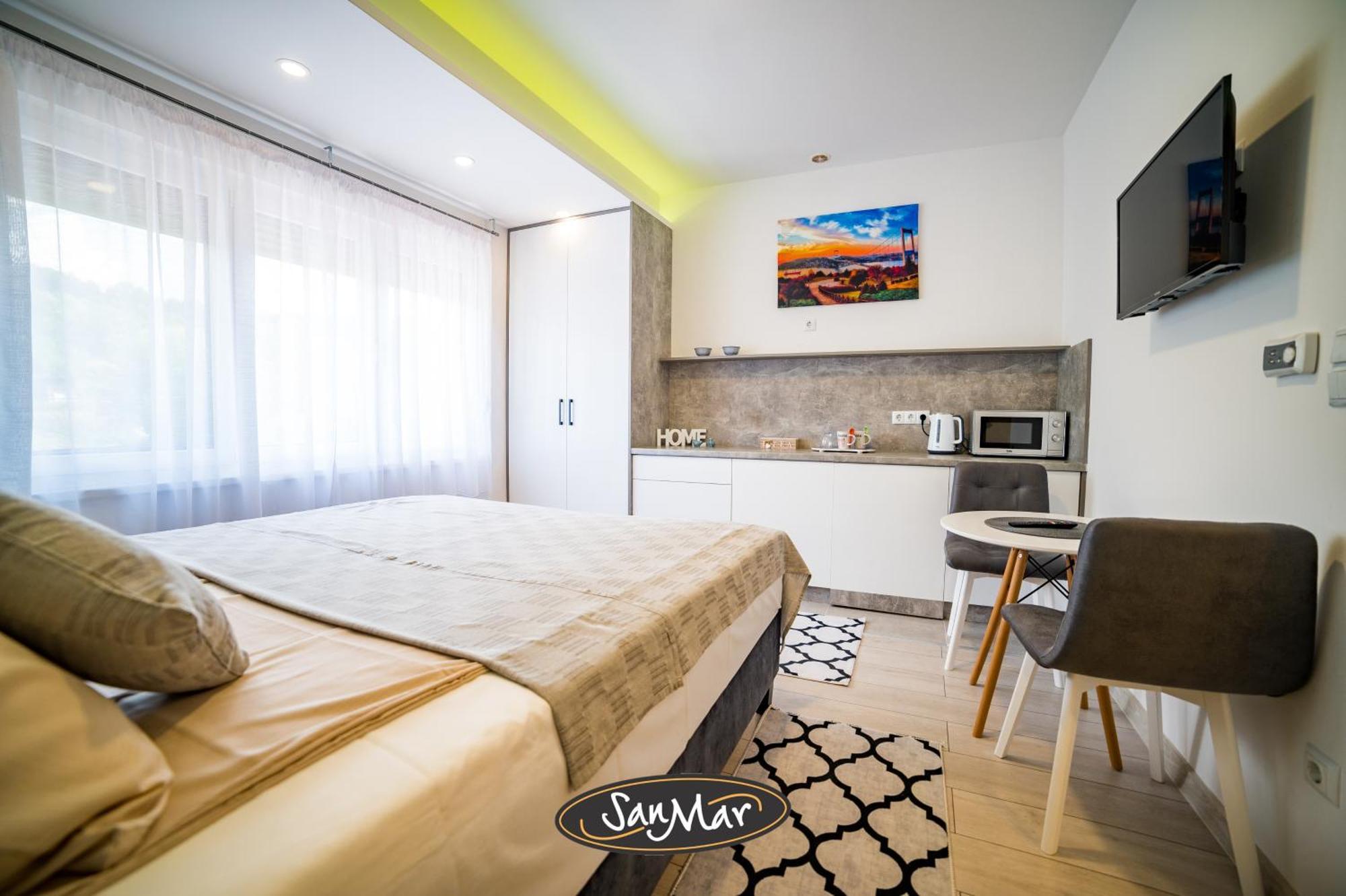 San-Mar Apartments 图兹拉 外观 照片
