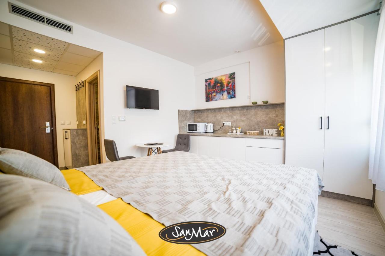 San-Mar Apartments 图兹拉 外观 照片