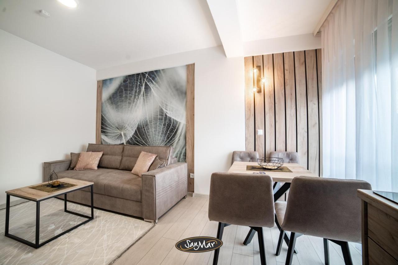 San-Mar Apartments 图兹拉 外观 照片